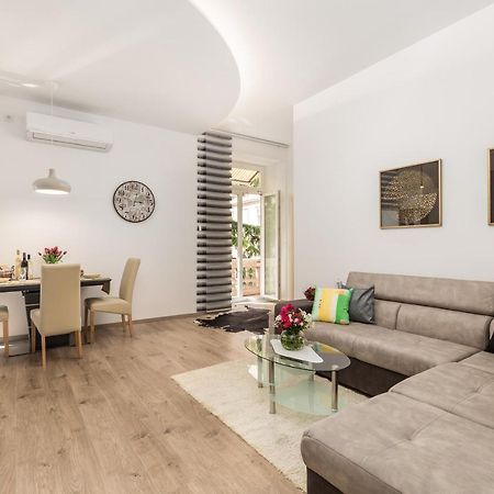 Quiet Center Apartments Rijeka Luaran gambar