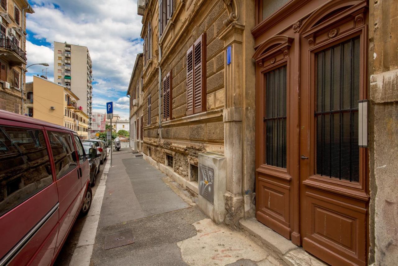 Quiet Center Apartments Rijeka Luaran gambar
